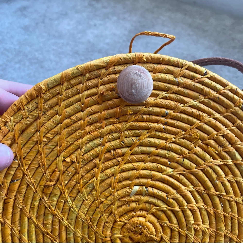 Orange Wickered Circle handbag - Picture 5 of 6